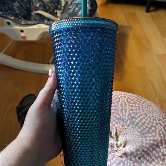 Studded Water Bottle Tumbler With lid And Non Slip Straw 24 ounces - Picture 1 of 3